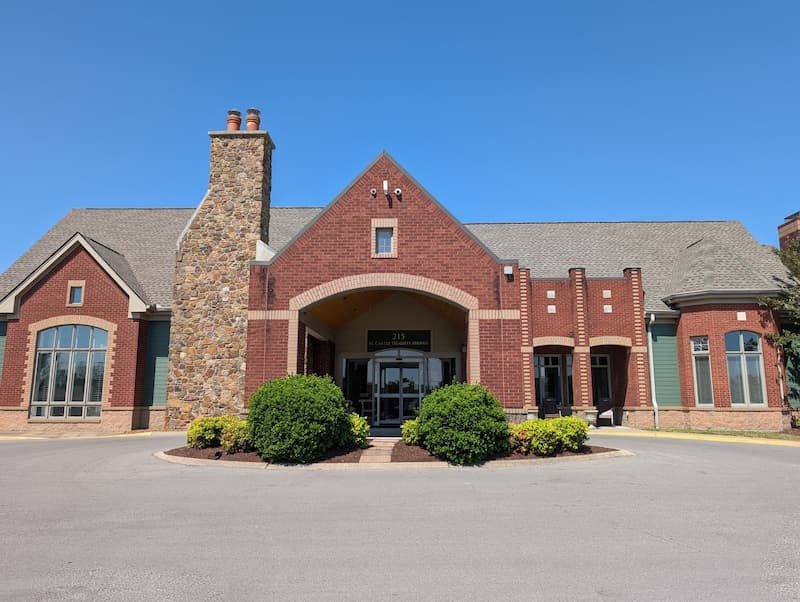 Outdoor view of Hearthside Senior Living - sunny day